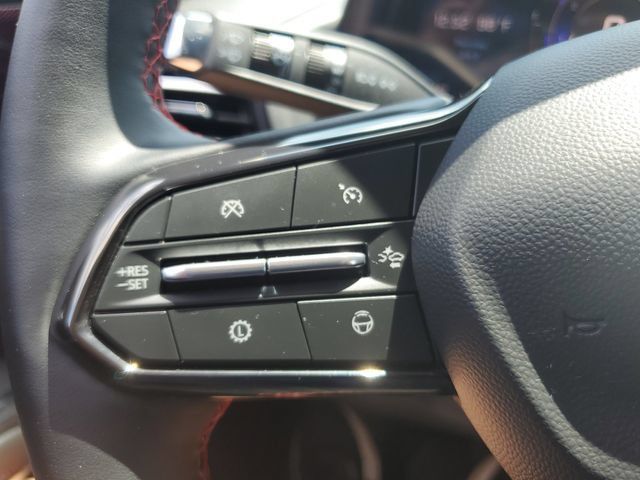 New 2026 Chevrolet Traverse RS w/ LPO, Floor Liner Package FWD image 21