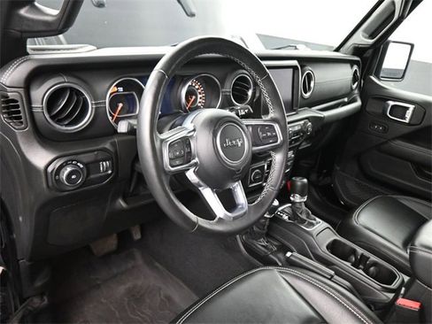 Used 2023 Jeep Wrangler Unlimited Sahara w/ Cold Weather Group image 18