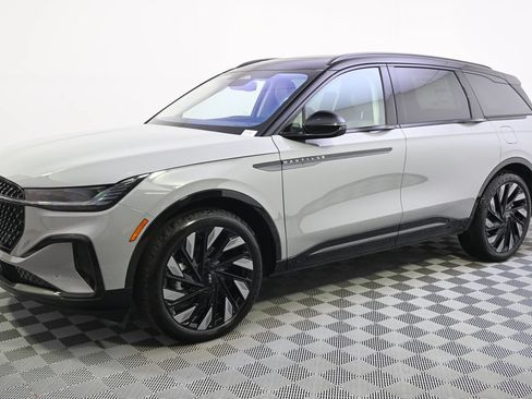 New 2026 Lincoln Nautilus Reserve w/ Jet Appearance Package AWD/4WD image 2
