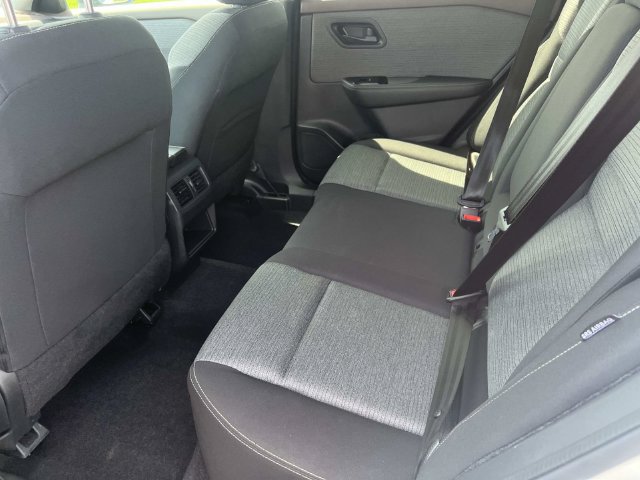 Used 2022 Nissan Rogue S AWD/4WD image 12