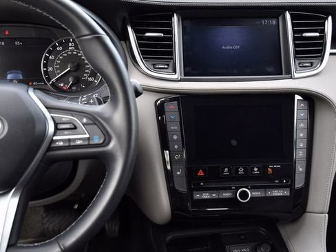 Certified 2025 INFINITI QX50 Luxe AWD/4WD image 11