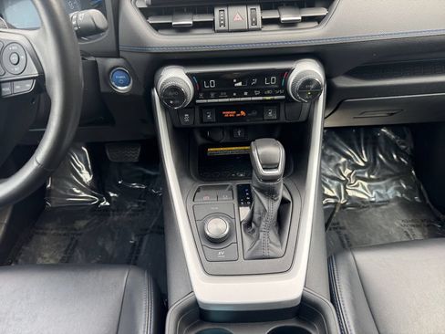 Used 2020 Toyota RAV4 XSE AWD/4WD image 11