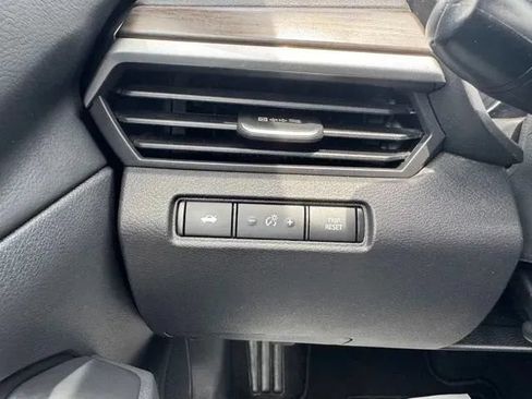 Used 2024 Nissan Altima 2.5 SV FWD image 21