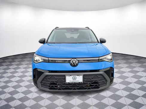 Certified 2025 Volkswagen Taos SE AWD/4WD image 6