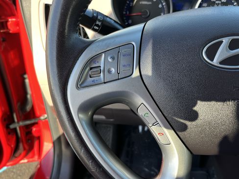 Used 2012 Hyundai Tucson GLS image 18