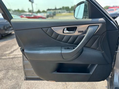 Used 2011 INFINITI FX35 AWD w/ Premium Pkg image 18