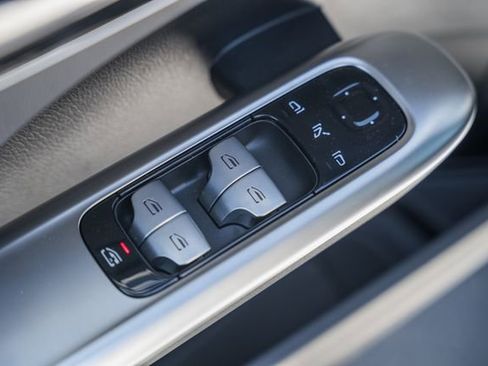 New 2026 Mercedes-Benz C 300 4MATIC Sedan image 38
