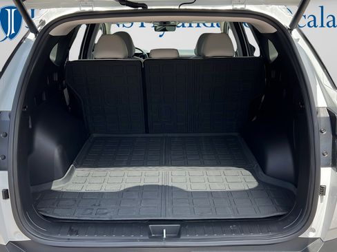 Certified 2025 Hyundai Tucson Limited FWD image 9