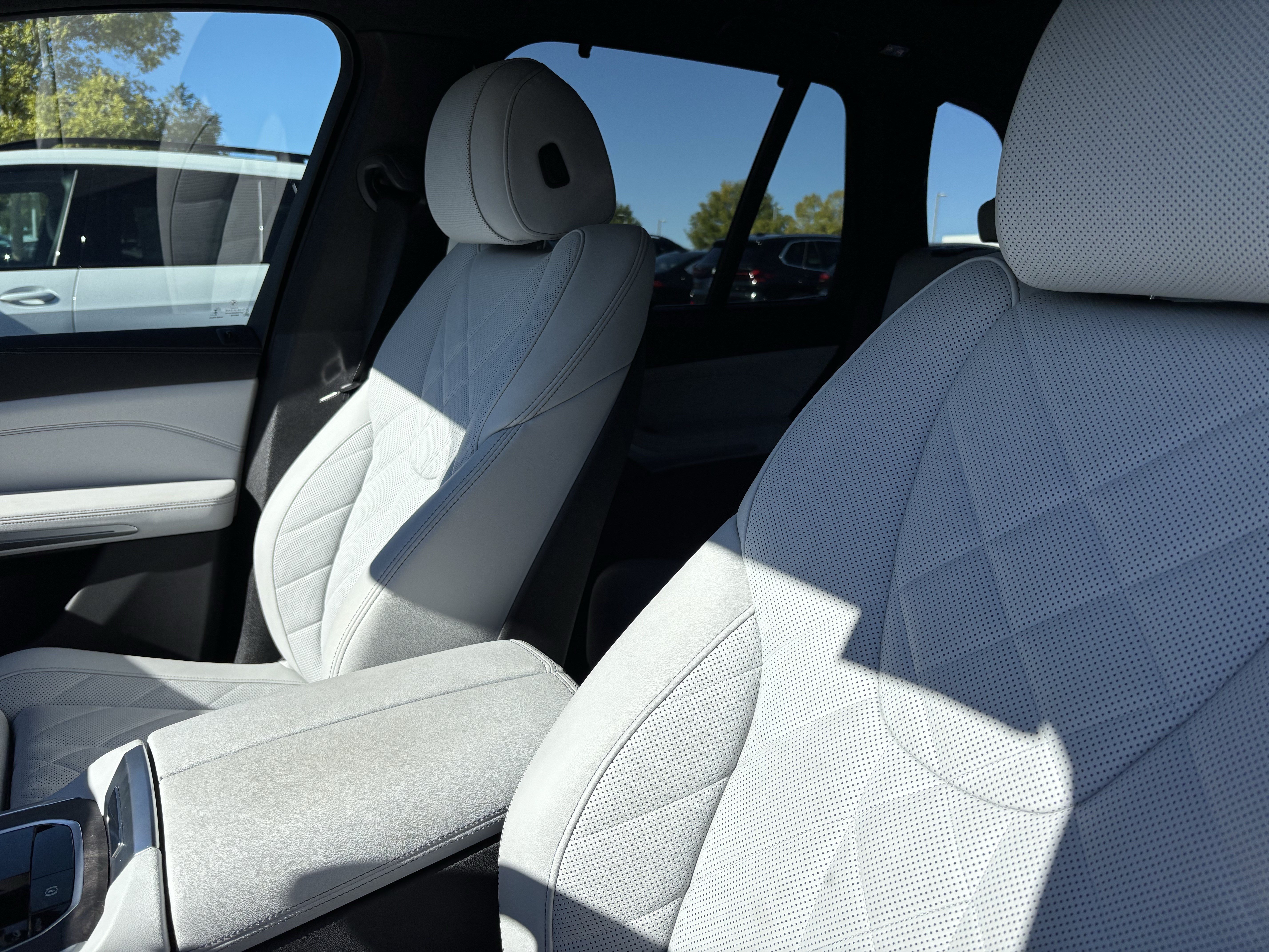 Certified 2024 BMW X5 xDrive40i w/ Premium Package AWD/4WD image 17