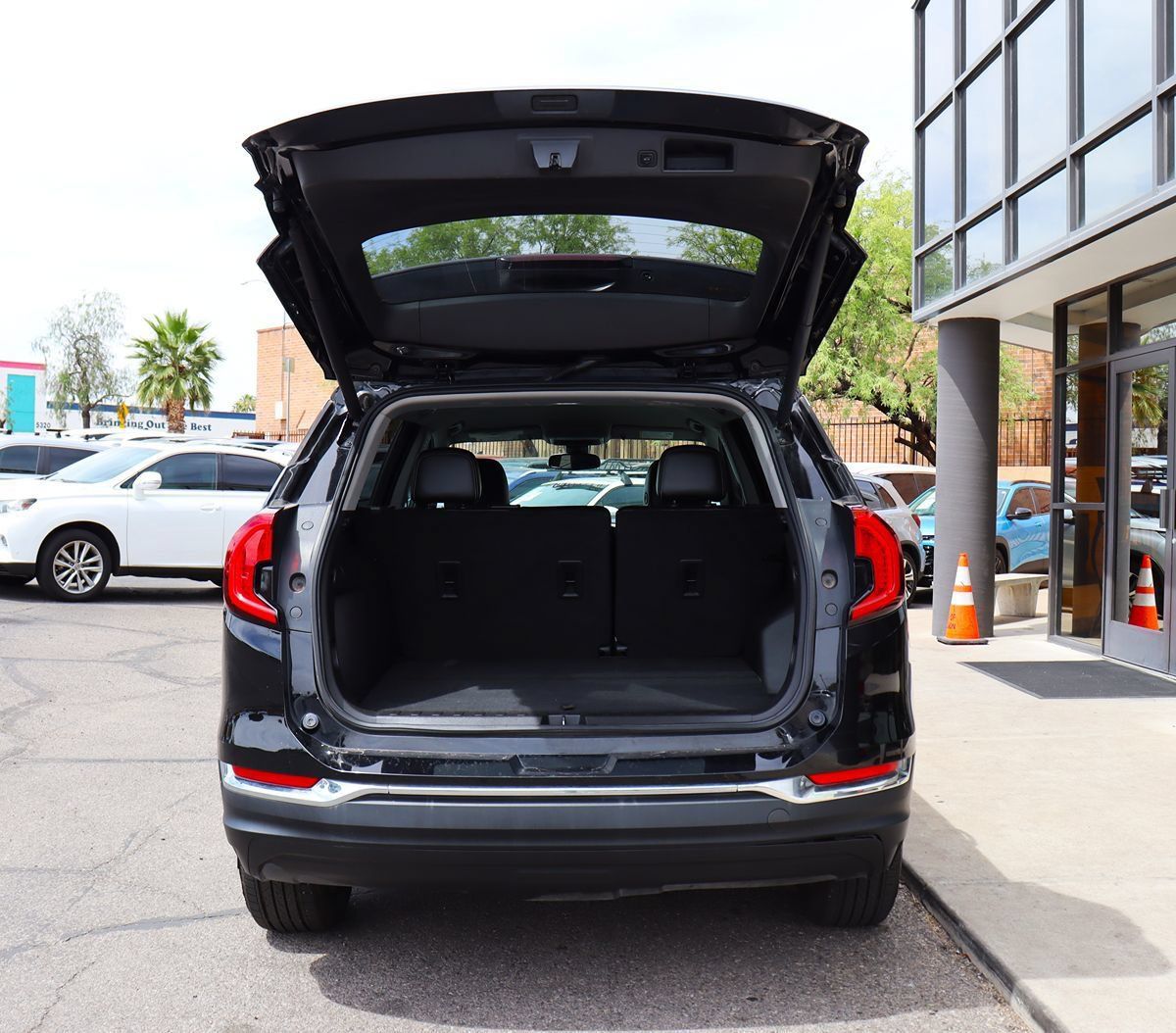 Used 2023 GMC Terrain SLT AWD/4WD image 22