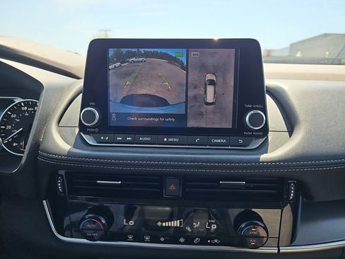 Used 2021 Nissan Rogue SV FWD image 26