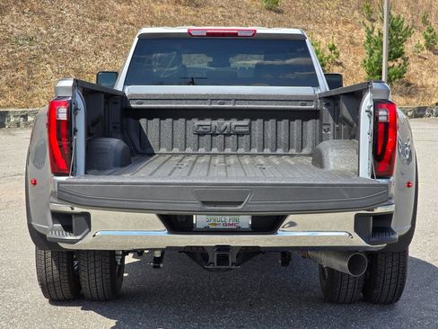 New 2026 GMC Sierra 3500 SLE w/ SLE Value Package image 13