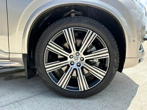 Certified 2024 Volvo XC90 T8 Plus w/ Protection Package Premier image 7