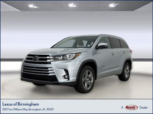Used 2019 Toyota Highlander Limited Platinum FWD image 1