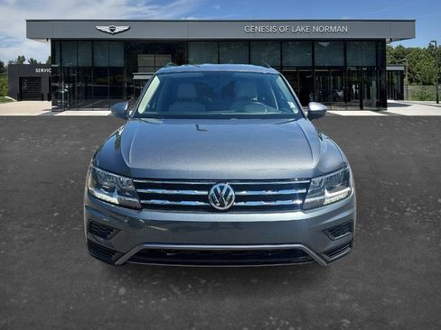 Used 2019 Volkswagen Tiguan SE AWD/4WD image 2