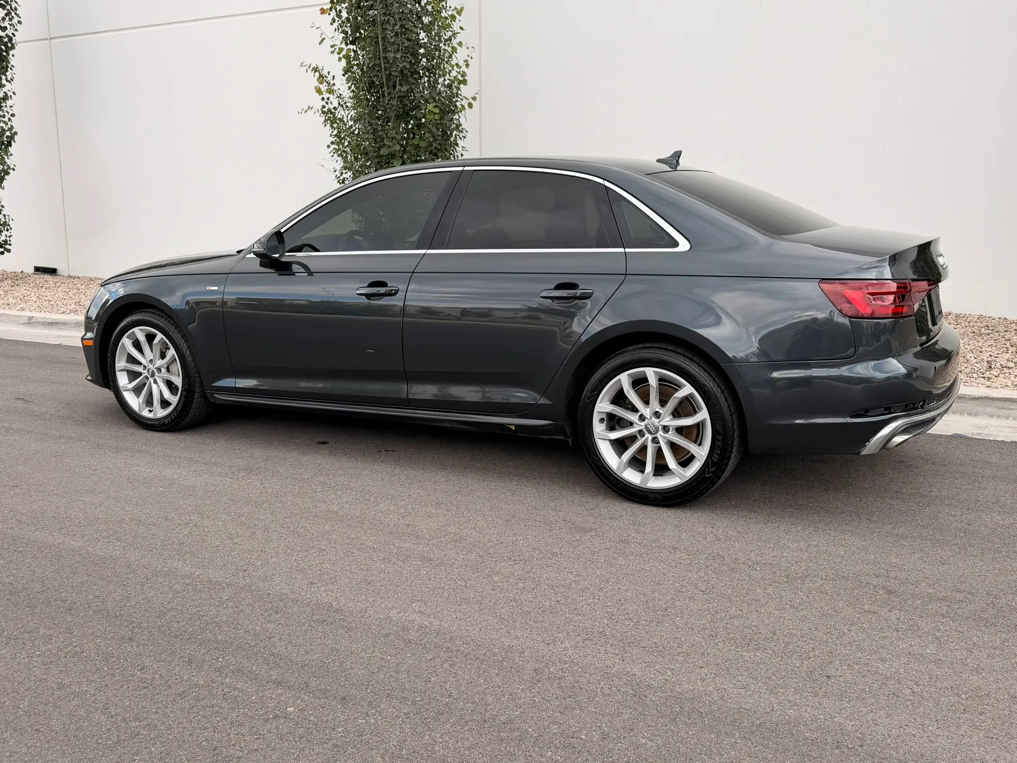 Used 2019 Audi A4 2.0T Premium w/ Convenience Package AWD/4WD image 4