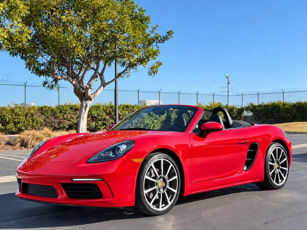 Used 2020 Porsche 718 Boxster RWD image 2