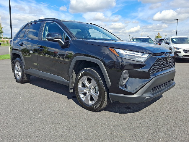 Used 2025 Toyota RAV4 XLE w/ Convenience Package AWD/4WD image 1