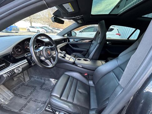 Used 2017 Porsche Panamera 4 image 5