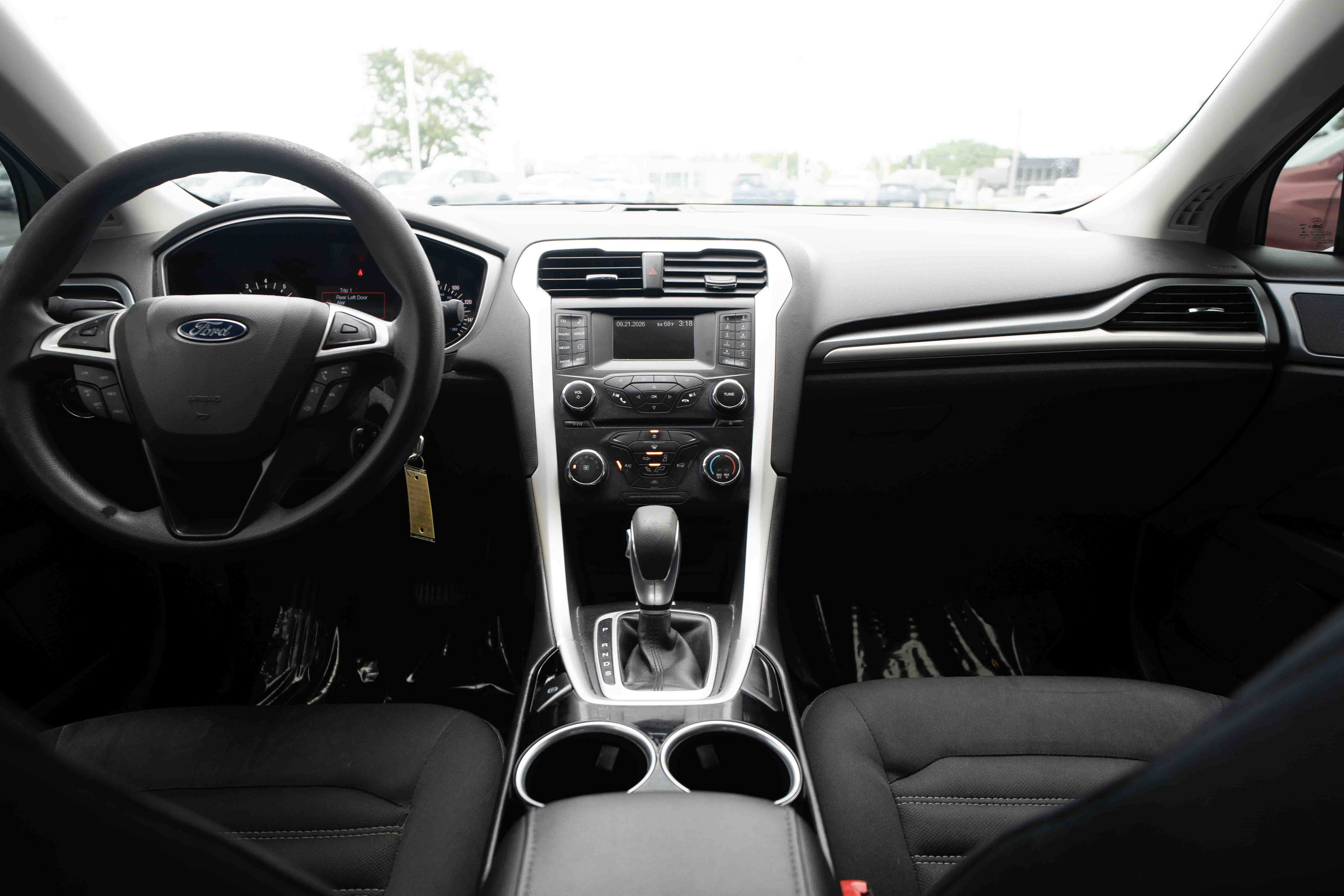 Used 2014 Ford Fusion SE FWD image 20