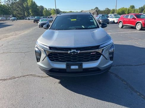 Used 2024 Chevrolet Trax RS w/ Sunroof Package FWD image 26