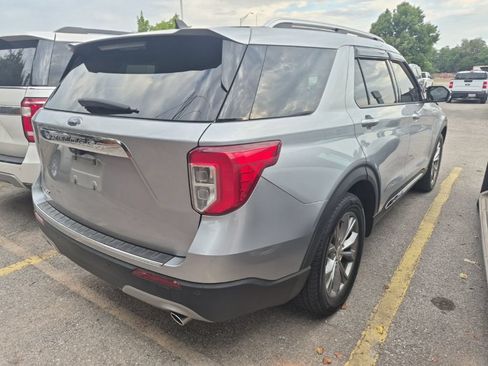 Used 2022 Ford Explorer Limited w/ Equipment Group 301A RWD image 12