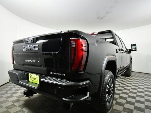 Used 2024 GMC Sierra 3500 Denali Ultimate image 11