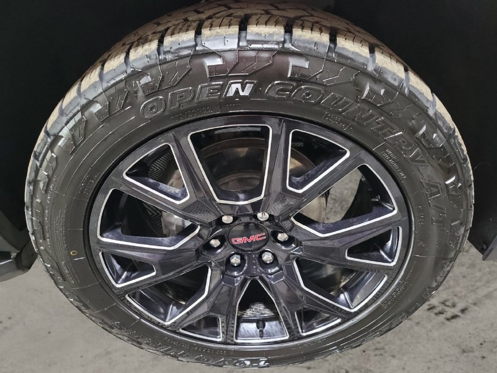 Used 2024 GMC Yukon XL Denali w/ Max Trailering Package AWD/4WD image 11