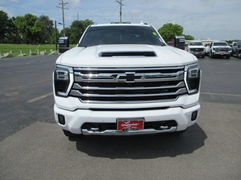 Used 2024 Chevrolet Silverado 2500 High Country w/ Technology Package AWD/4WD image 14