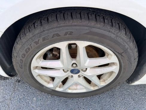 Used 2014 Ford Fusion SE FWD image 7