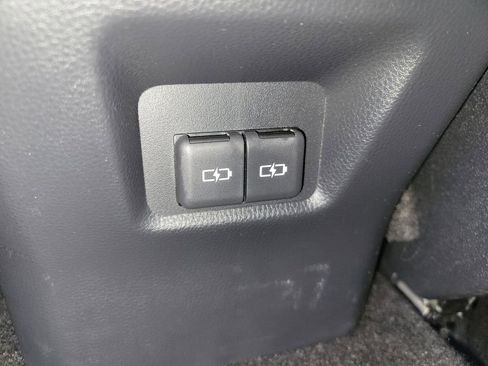 Used 2023 Toyota RAV4 XLE image 9