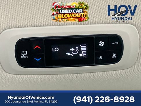 Used 2019 Chrysler Pacifica Touring-L w/ Premium Audio Group FWD image 16