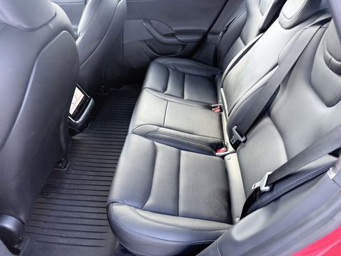 Used 2022 Tesla Model S image 36