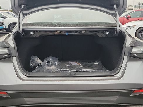 New 2026 Nissan Sentra SV w/ SV Convenience Package FWD image 20