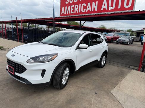 Used 2021 Ford Escape SE image 40