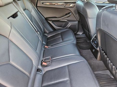 Used 2023 Porsche Macan image 27