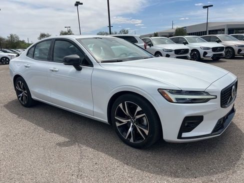 Used 2024 Volvo S60 B5 Core image 1