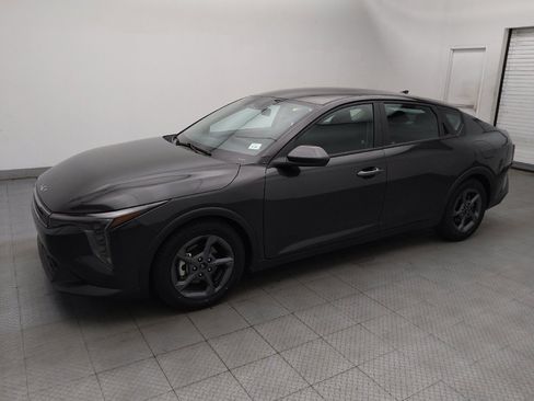 Used 2025 Kia K4 FWD image 2