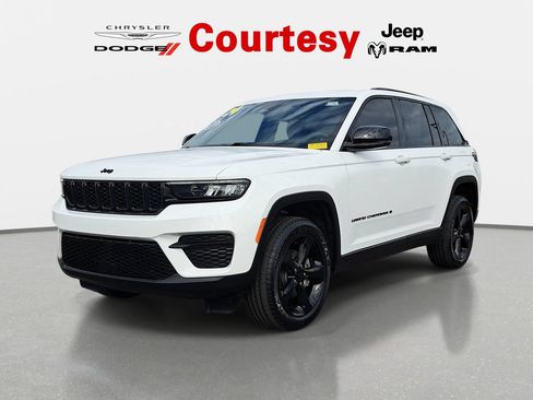Certified 2024 Jeep Grand Cherokee Altitude AWD/4WD image 8