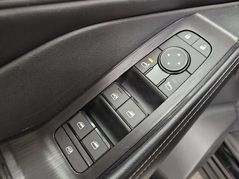 Used 2024 Nissan Rogue SV AWD/4WD image 16
