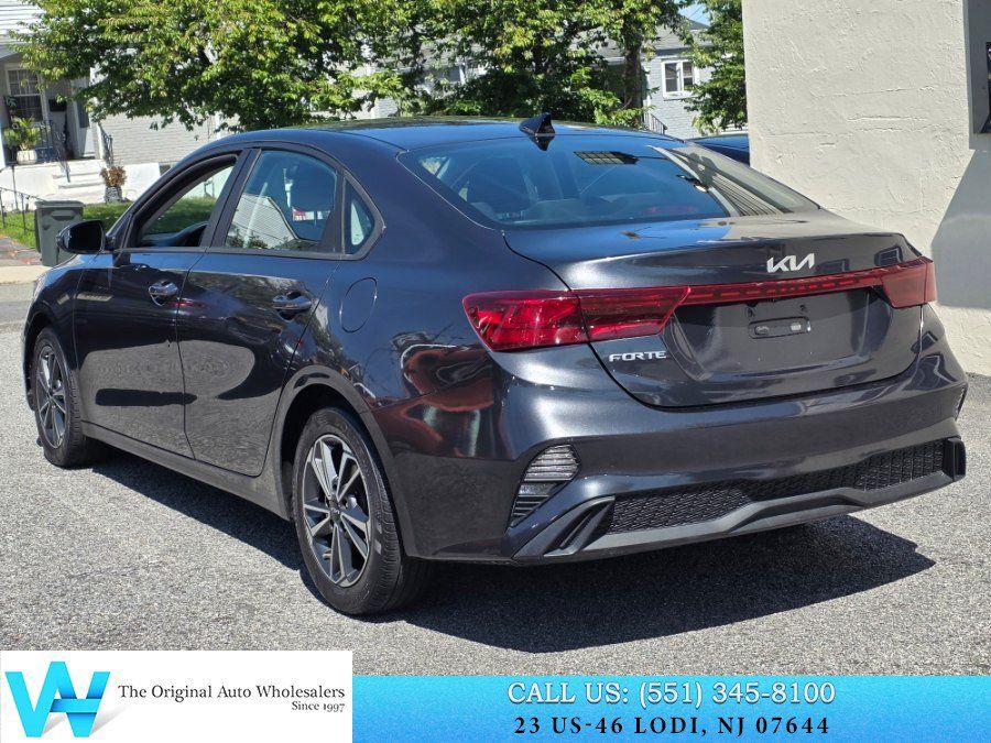 Used 2023 Kia Forte LXS w/ LXS Technology Package FWD image 3