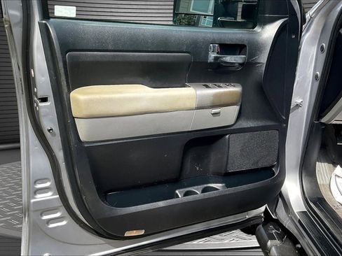 Used 2010 Toyota Tundra 4x4 Double Cab image 19