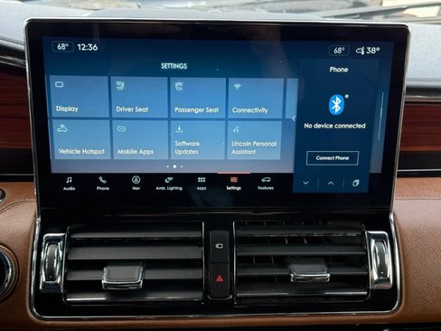 Used 2023 Lincoln Navigator L Reserve w/ Equipment Group 201A image 31