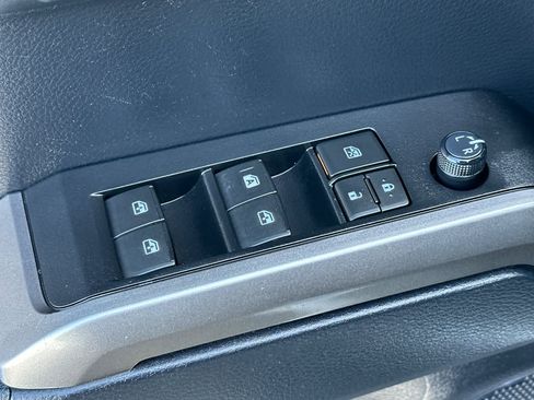 Used 2019 Toyota Tacoma SR5 image 13