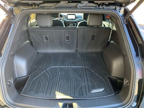 Used 2023 Chevrolet Blazer Premier w/ Enhanced Convenience Package image 6