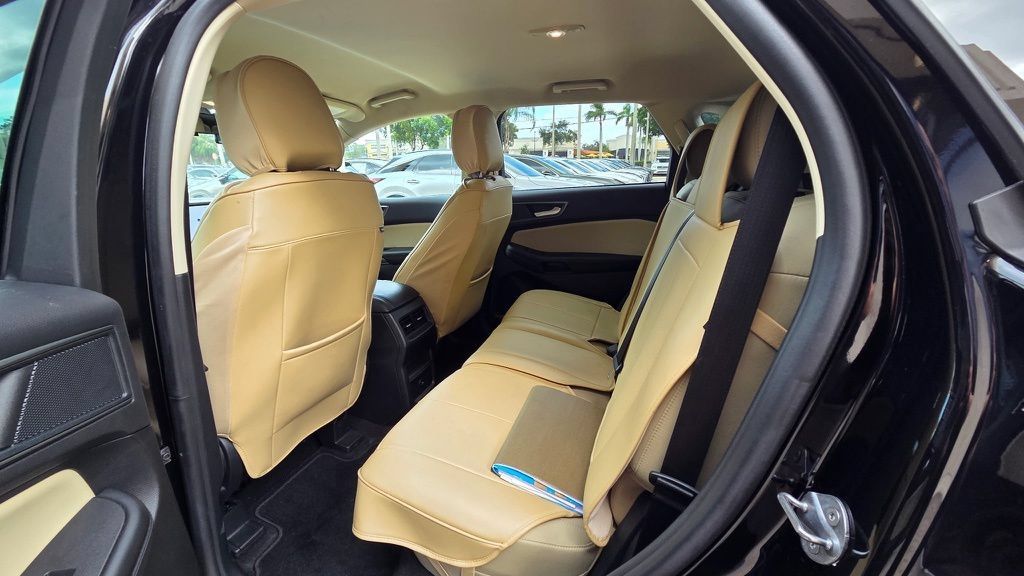 Used 2024 Ford Edge SE w/ Black Appearance Package AWD/4WD image 12