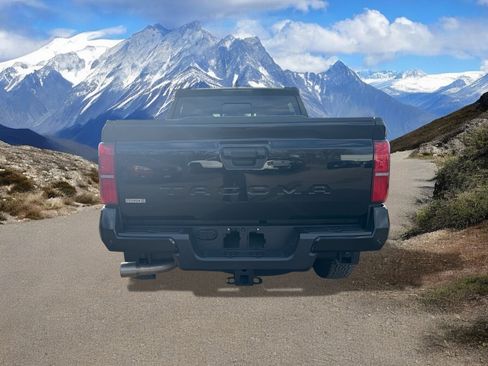 Used 2024 Toyota Tacoma TRD Off-Road w/ TRD Off Road Upgrade Package image 4