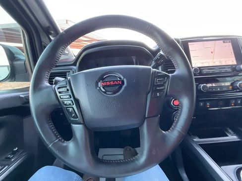 Used 2021 Nissan Titan PRO-4X w/ Pro-4x Convenience Package AWD/4WD image 32