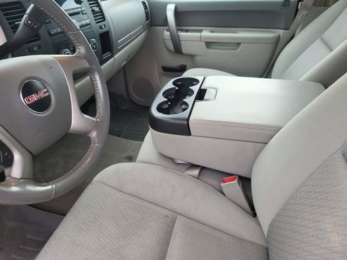 Used 2013 GMC Sierra 2500 SLE w/ Suspension Package, Off-Road image 11