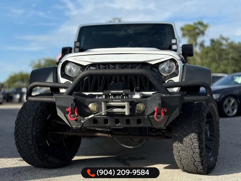 Used 2016 Jeep Wrangler Unlimited Rubicon image 10